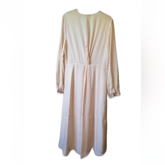 Vince. Twist Drape Long Sleeve Dress in Oat Blush Size 12 - Picture 7 of 16
